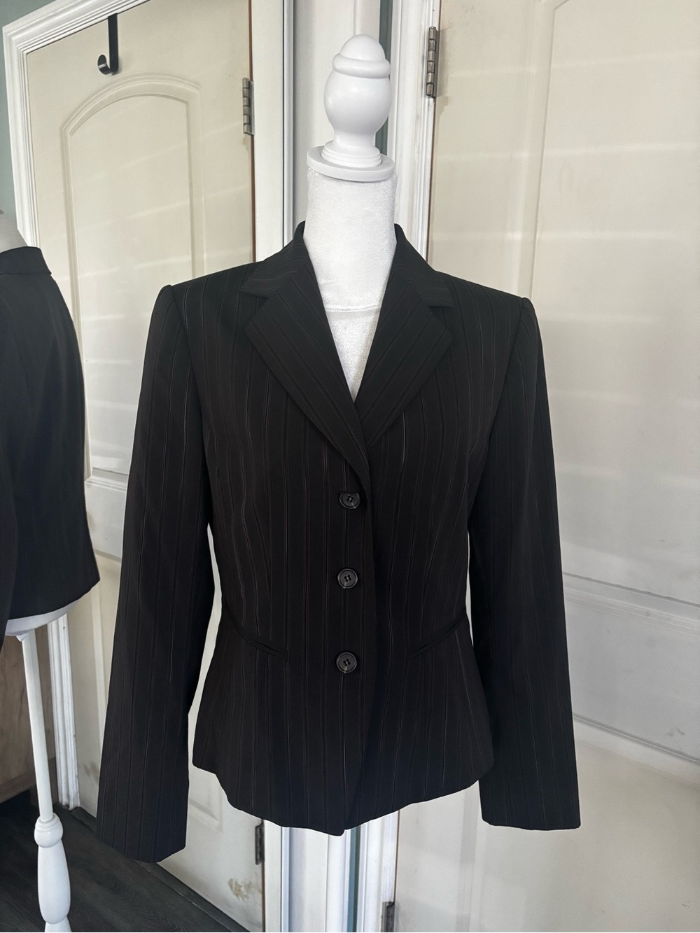 Tahari Brown Pinstripe Women's Tailored Blazer